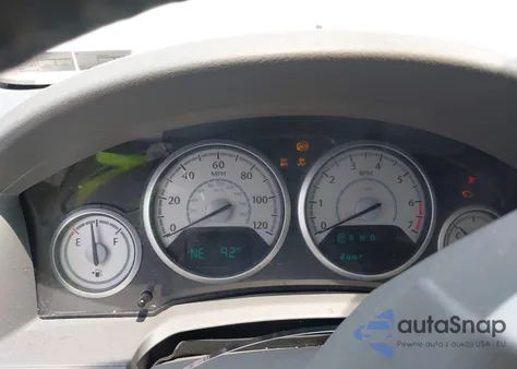 2010 Chrysler Town & Country Touring z USA, uszkodzony, nr VIN 2A4RR5D19AR183350